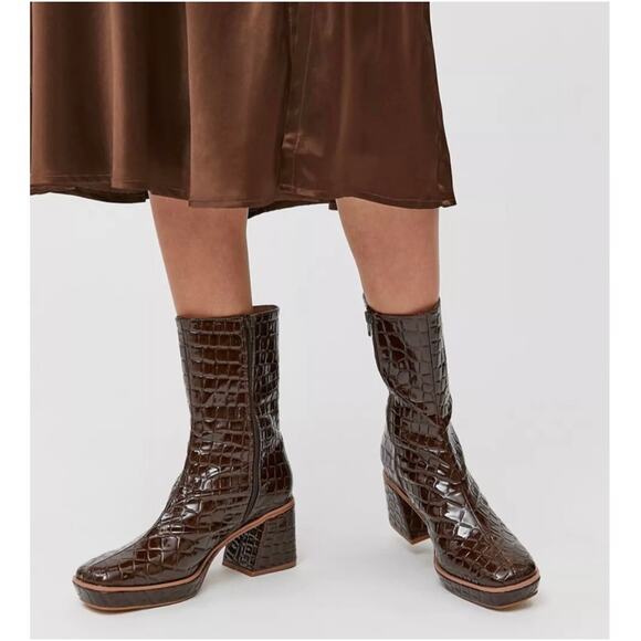 Urban Outfitters UO Bella Brown Croc Embossed Boots - Picture 1 of 12